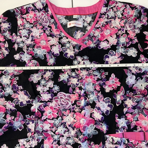 SCRUB TOP - Picture 3 of 4